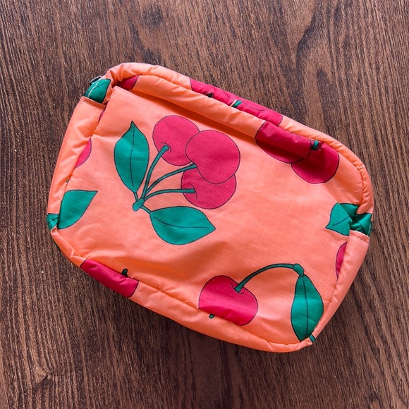 BAGGU Bags Nwt Baggu Puffy Fanny Pack In Cherry Poshmark